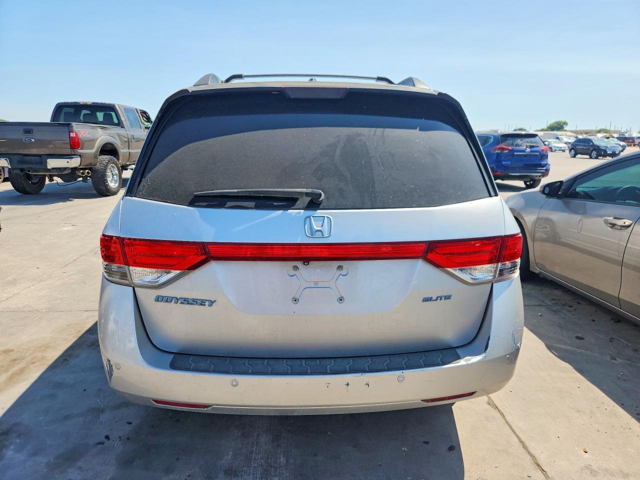 2015 Honda Odyssey Touring - Image 6