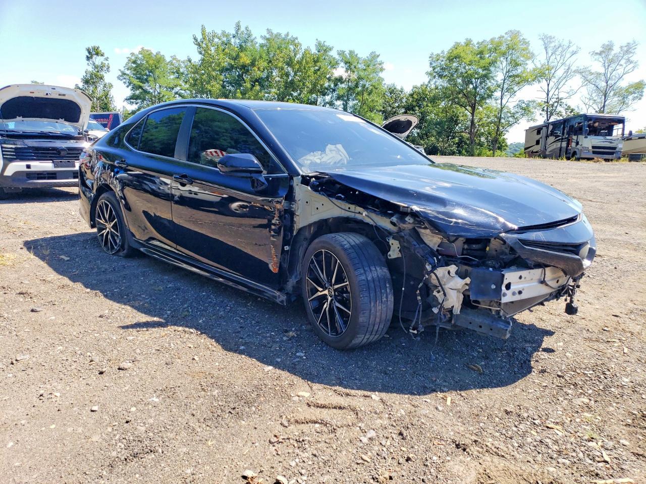 2023 Toyota Camry Hybrid Se - Image 4