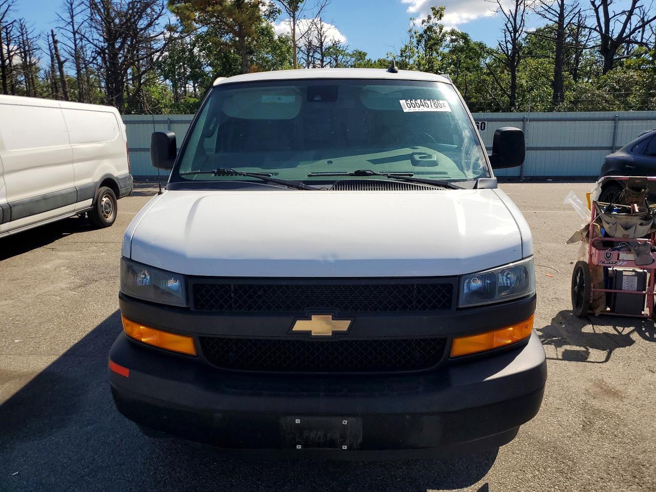 2019 Chevrolet Express G2500 Delivery Van - Image 5