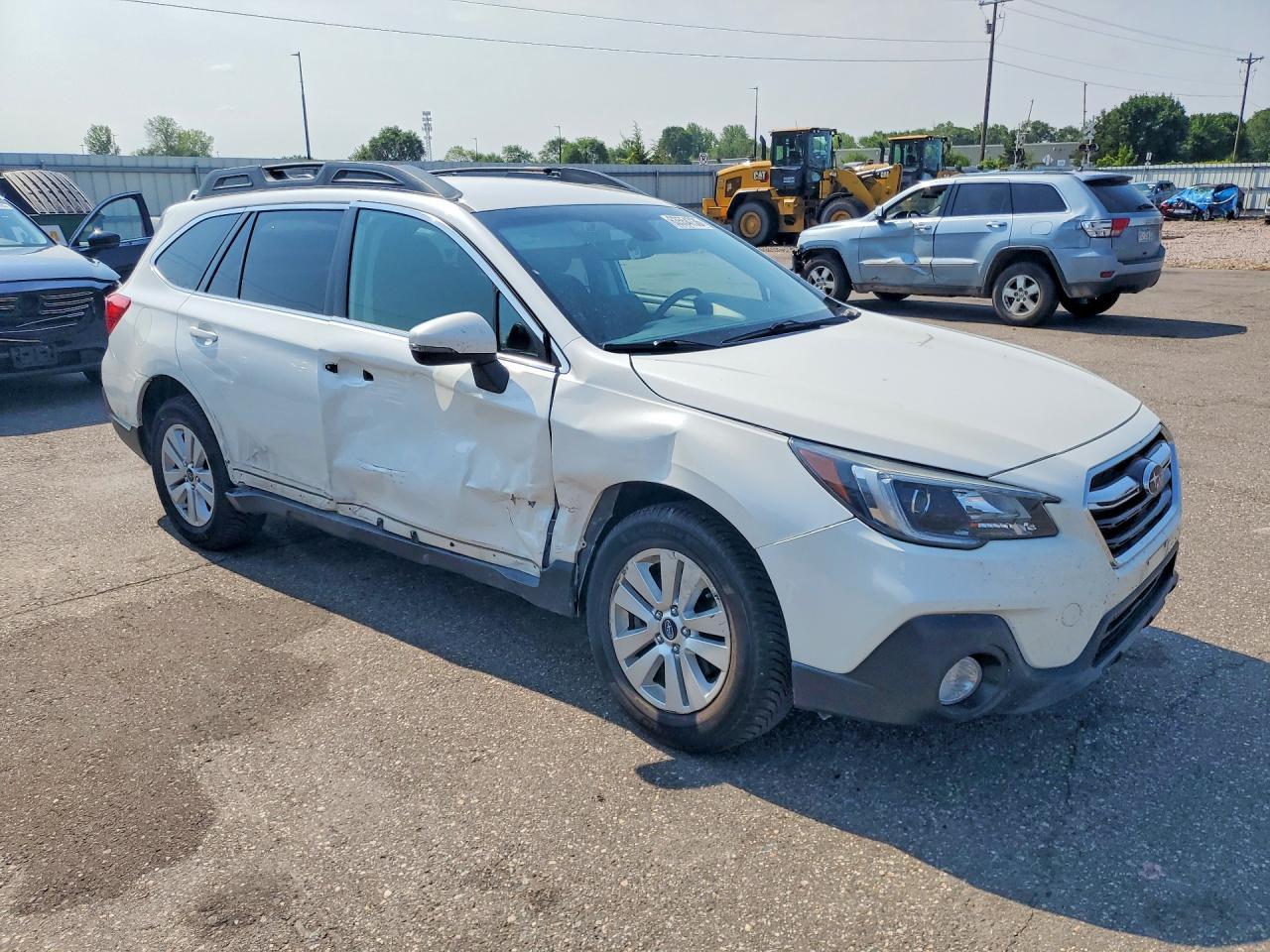 2019 Subaru Outback 2.5I Premium - Image 4