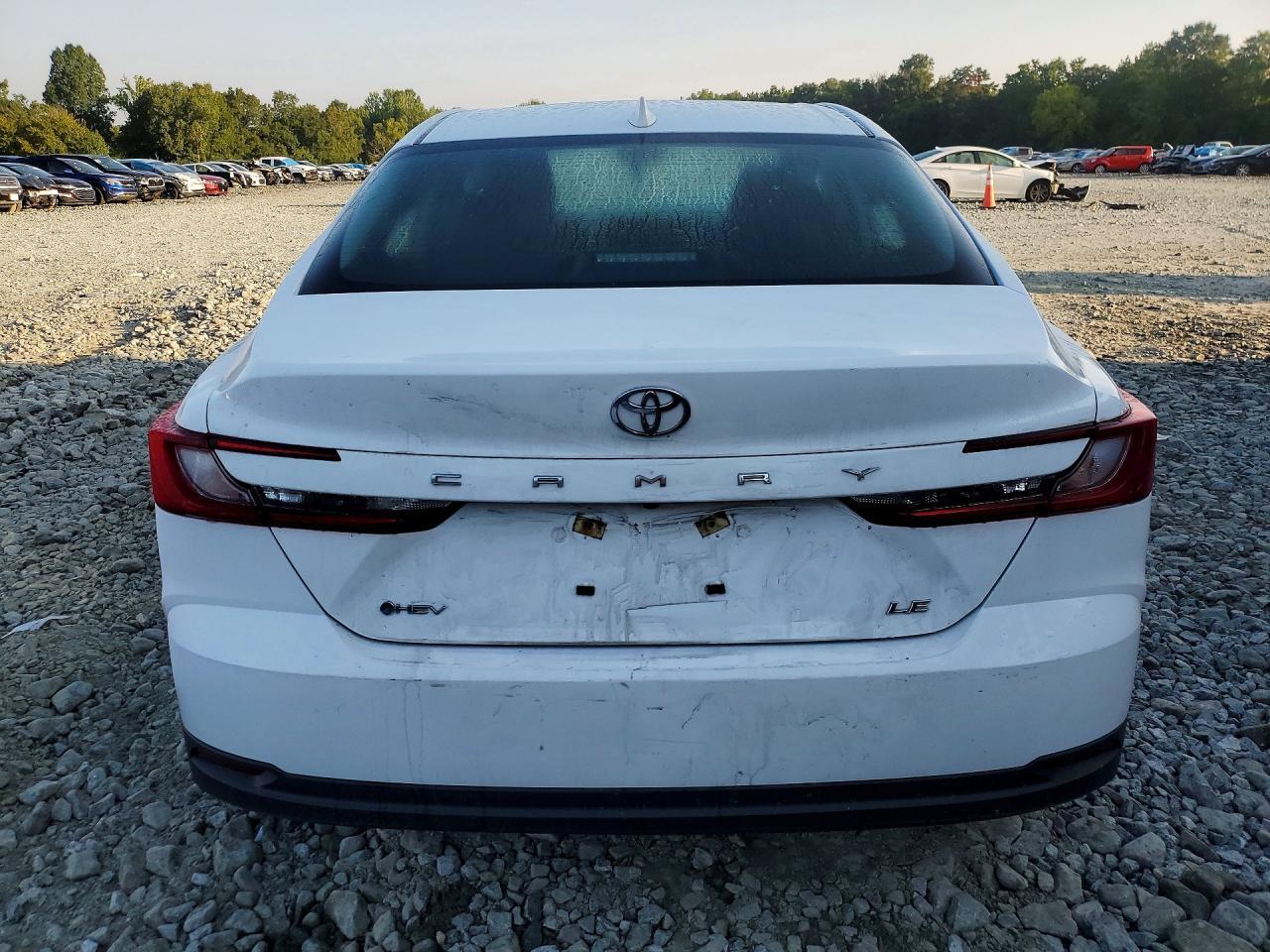 2025 Toyota Camry Le - Фото 6