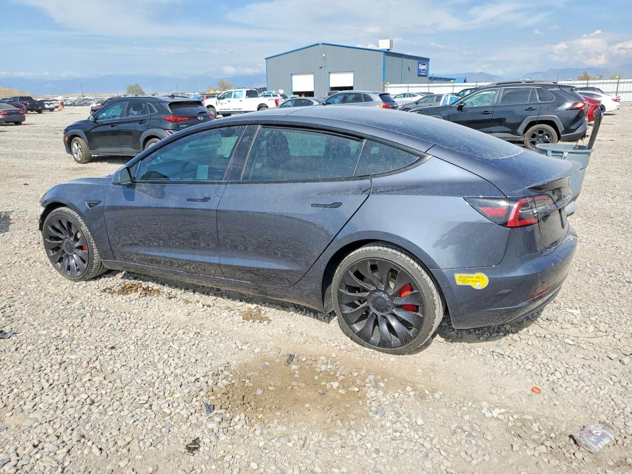 2022 Tesla Model 3 - Фото 2