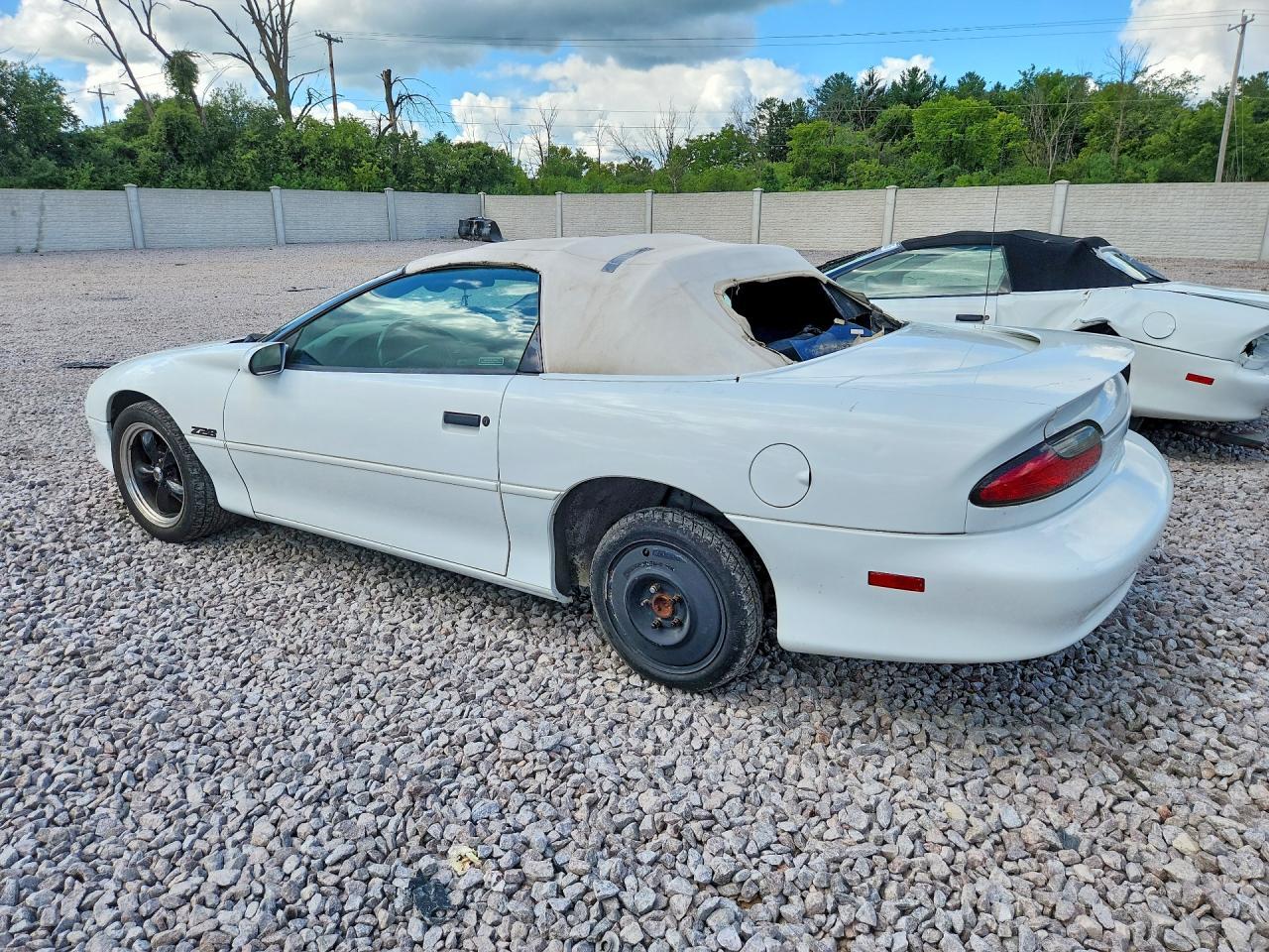 1996 Chevrolet Camaro Z28 - Фото 2