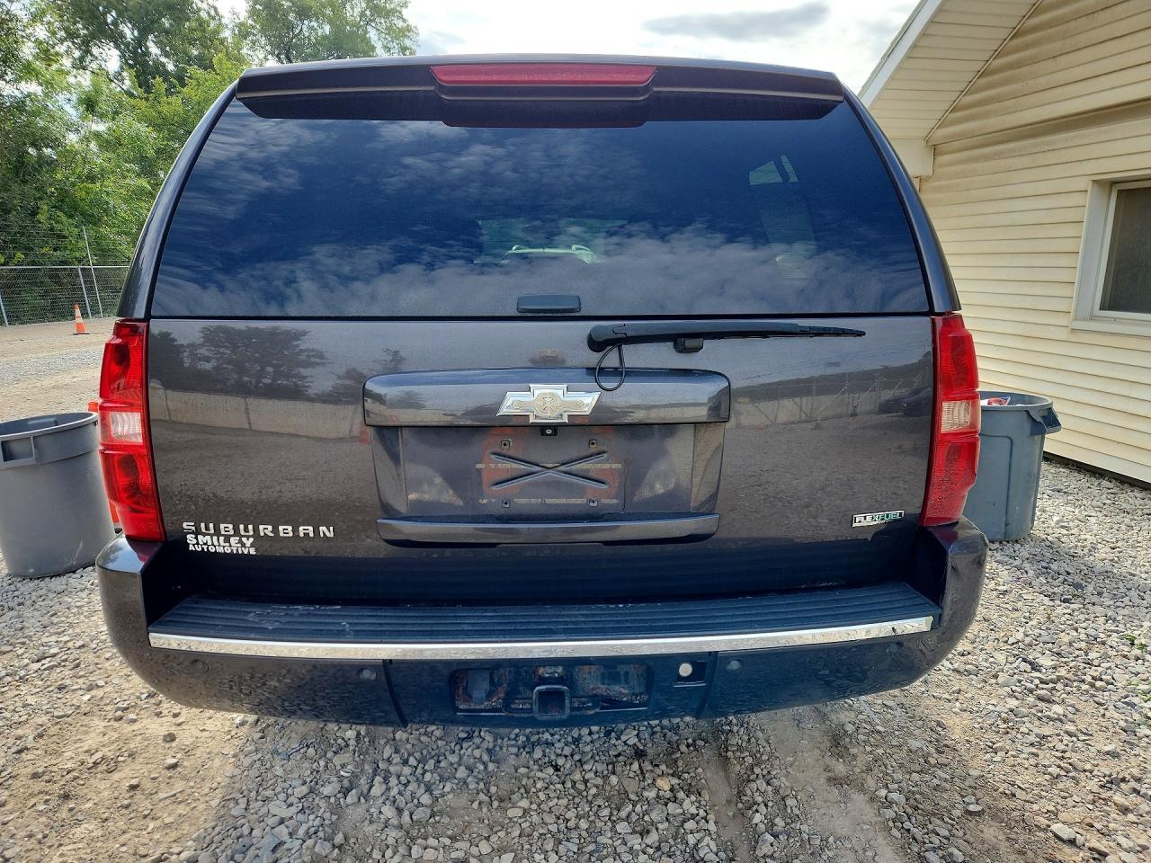 2011 Chevrolet Suburban K1500 Ltz - Image 6