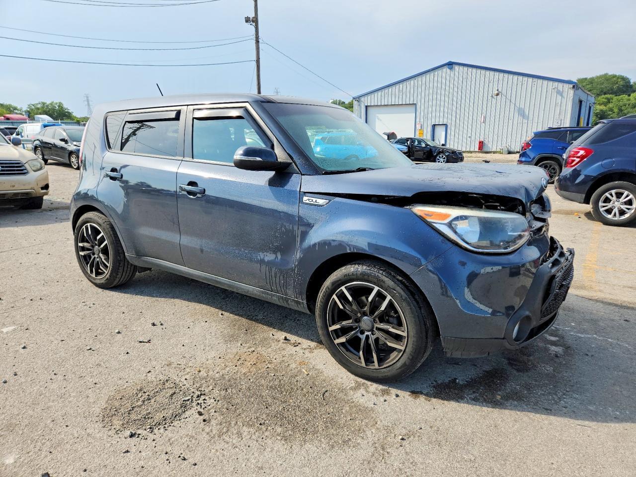 2019 Kia Carnival Lx + - Image 4