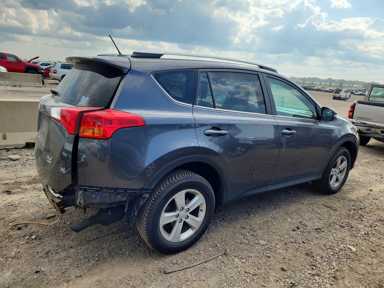 2014 Toyota Rav4 Xle - Image 3