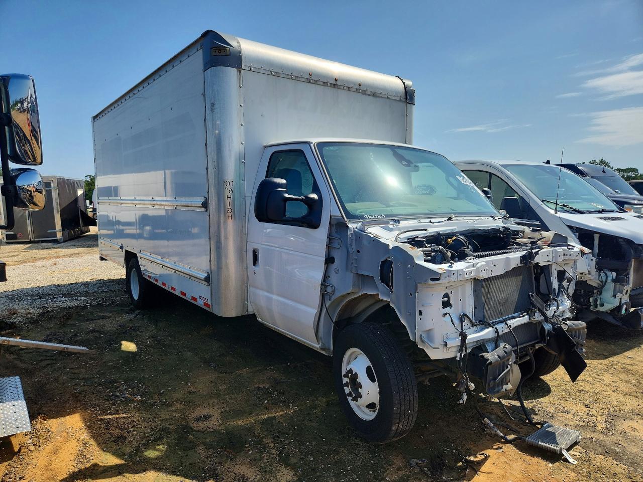 2022 Ford Econoline - Box Truck - Image 4