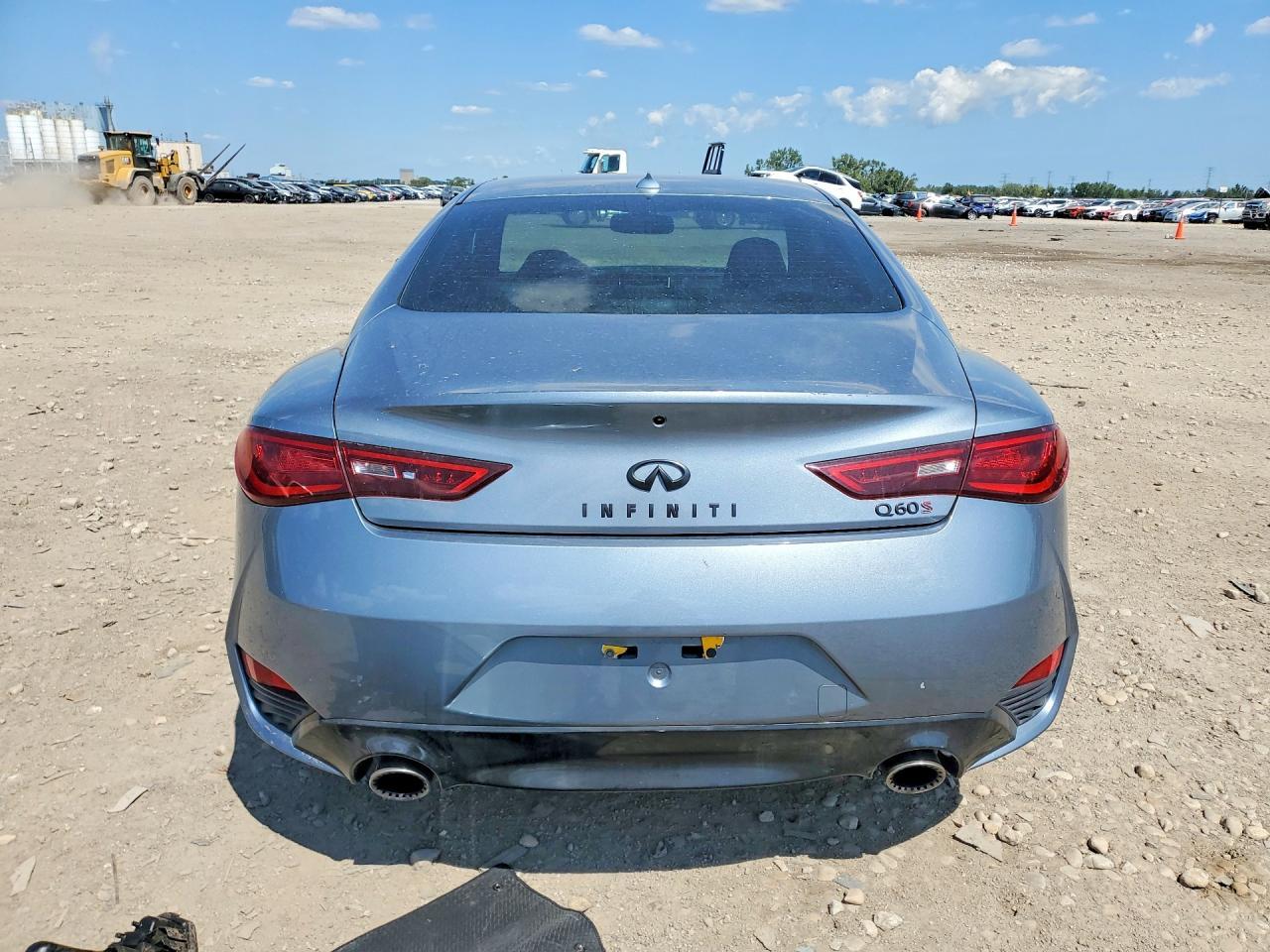 2017 Infiniti Q60 Red Sport 400 - Фото 6