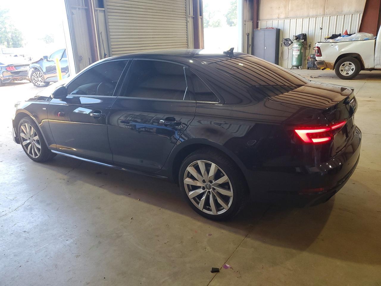2018 Audi A4 Premium - Фото 2