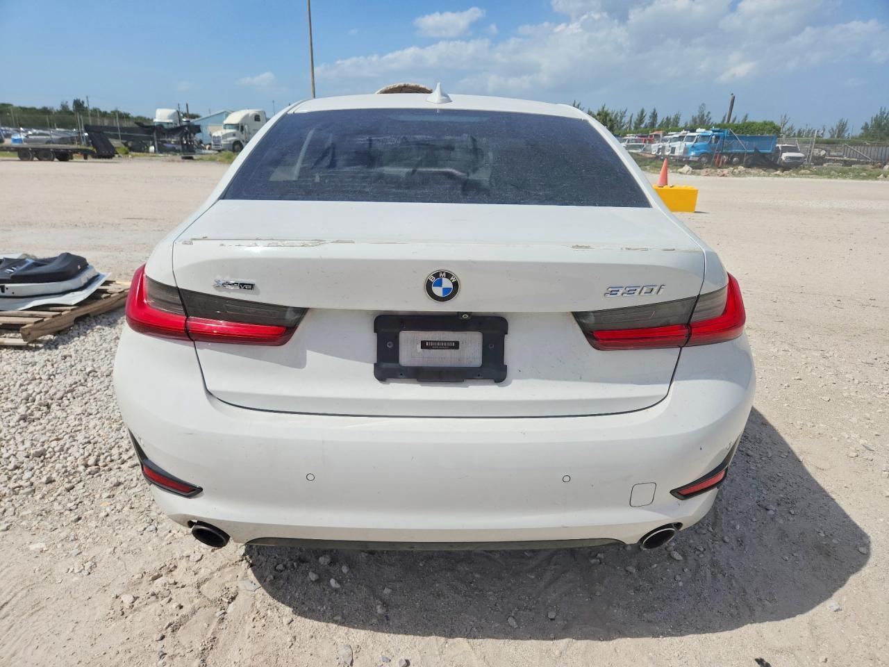 2020 BMW 330Xi - Image 6