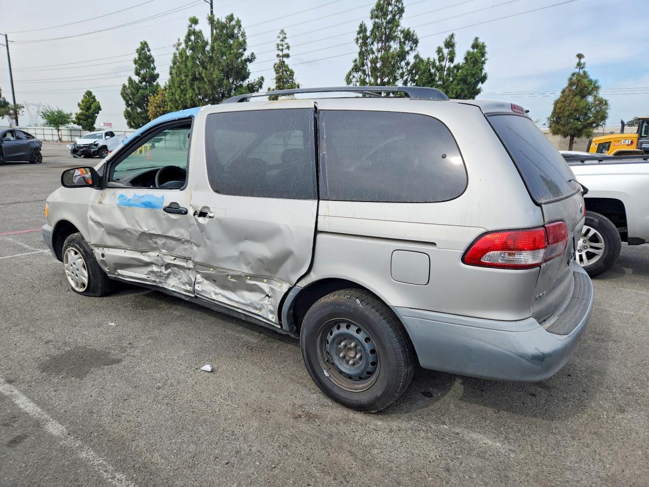 2003 Toyota Sienna Ce - Фото 2