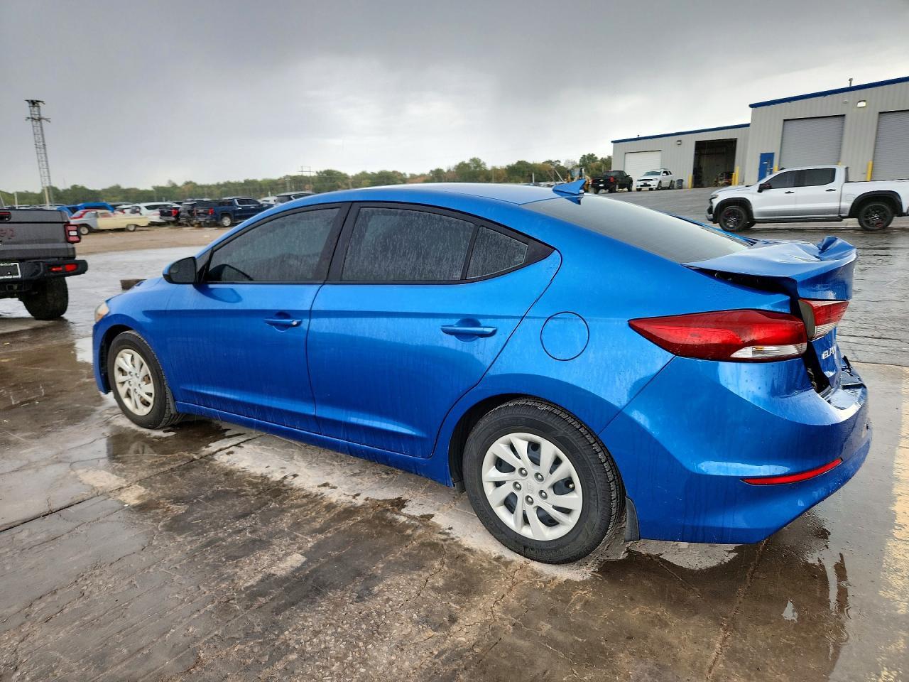 2017 Hyundai Elantra Se - Image 2