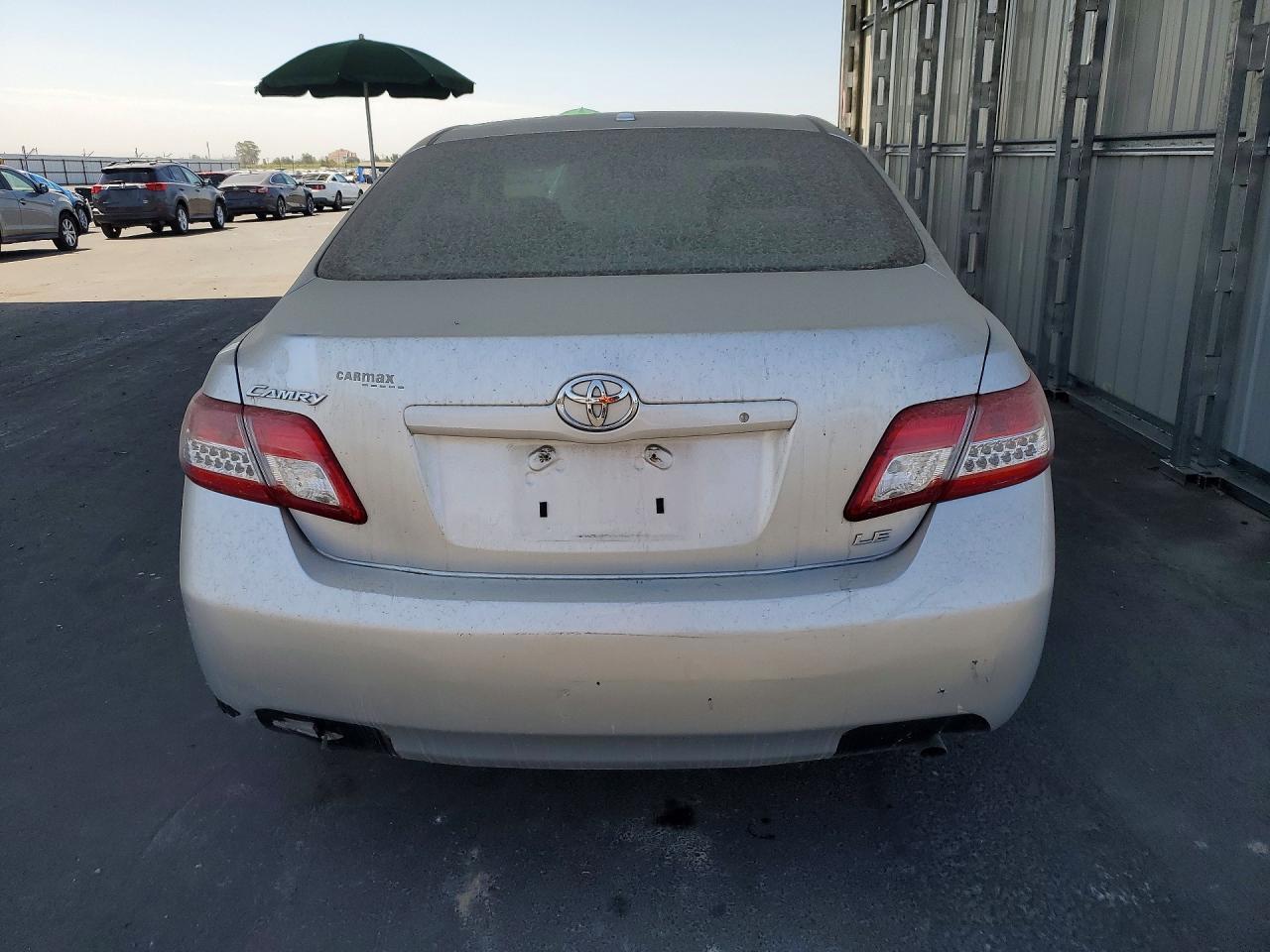2011 Toyota Camry Le - Фото 6