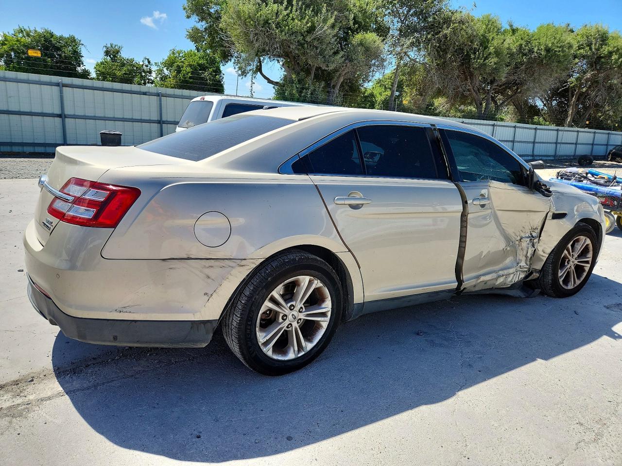 2018 Ford Taurus Sel - Фото 3