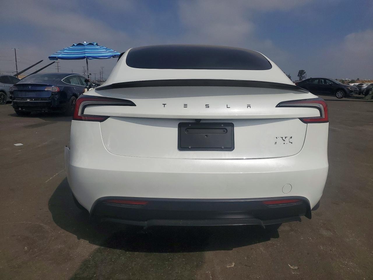2026 Tesla Model 3 - Фото 6