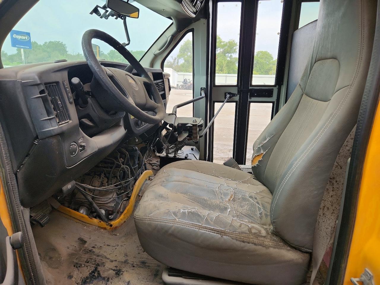 2011 Chevrolet Express School Bus - Фото 7