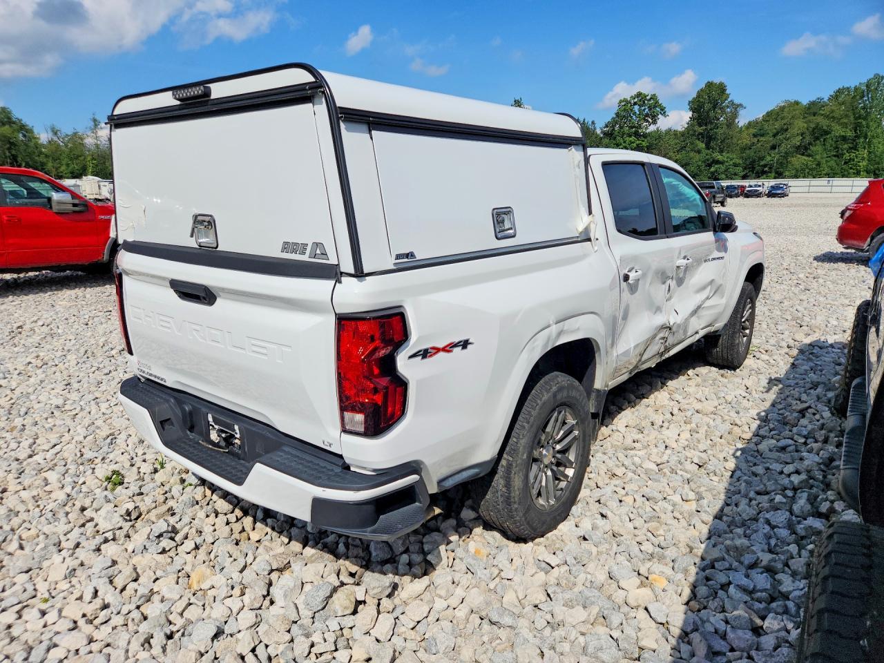 2023 Chevrolet Colorado Lt - Image 3