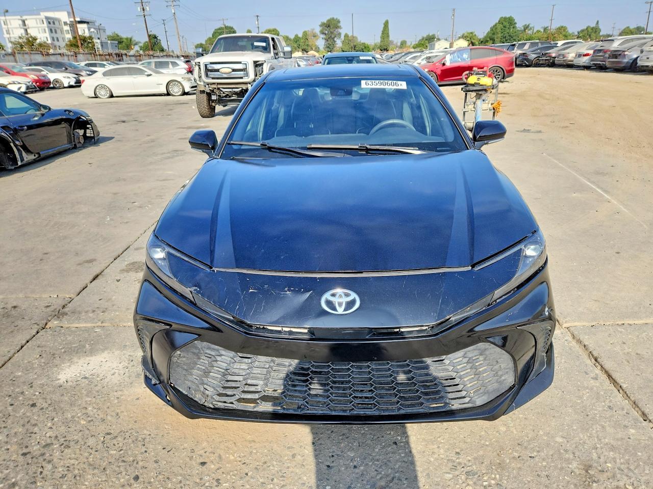 2025 Toyota Camry Se - Image 5