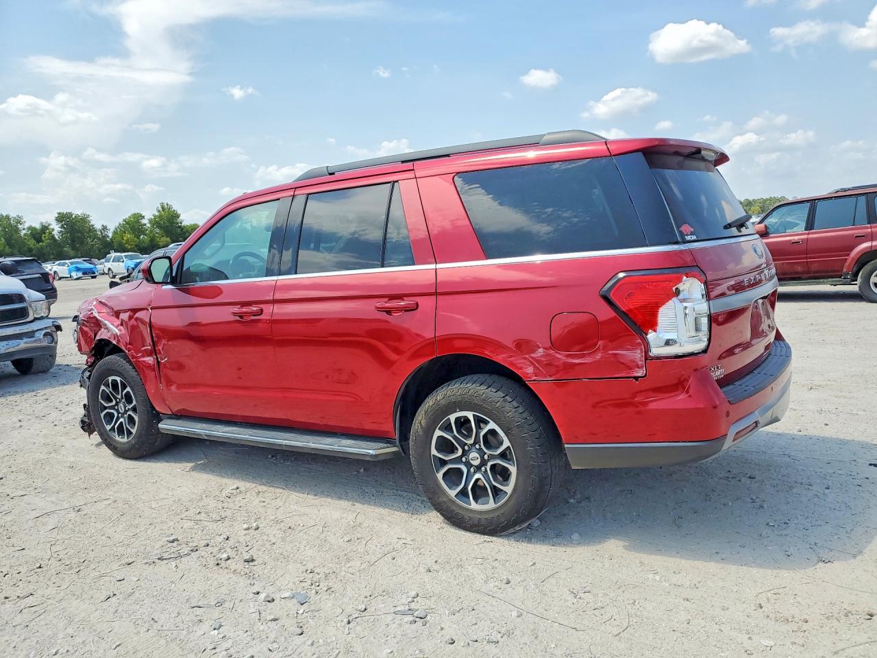 2022 Ford Expedition Xlt - Фото 2