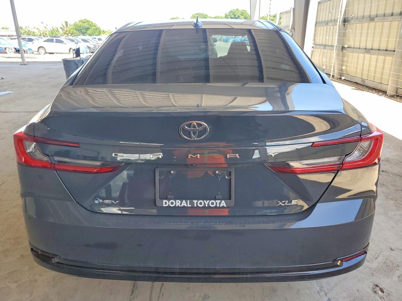 2025 Toyota Camry Xle - Image 6