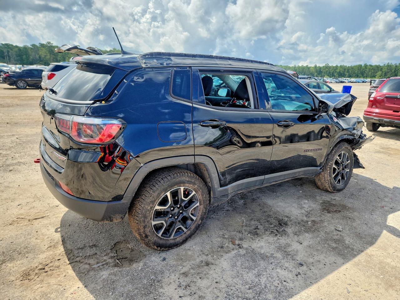 2019 Jeep Compass Trailhawk - Image 3