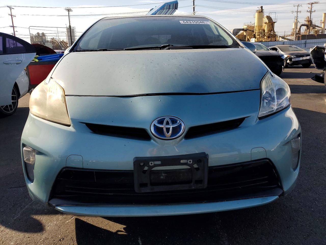2015 Toyota Prius Three - Фото 5