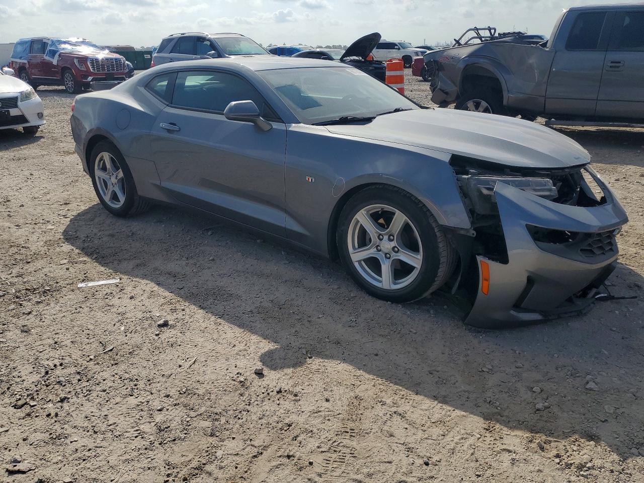 2021 Chevrolet Camaro Ls - Фото 4