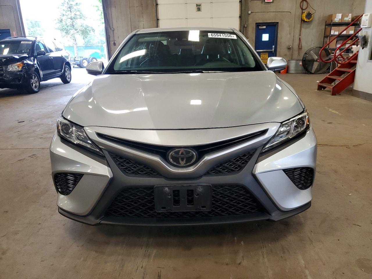 2019 Toyota Camry Se - Image 5