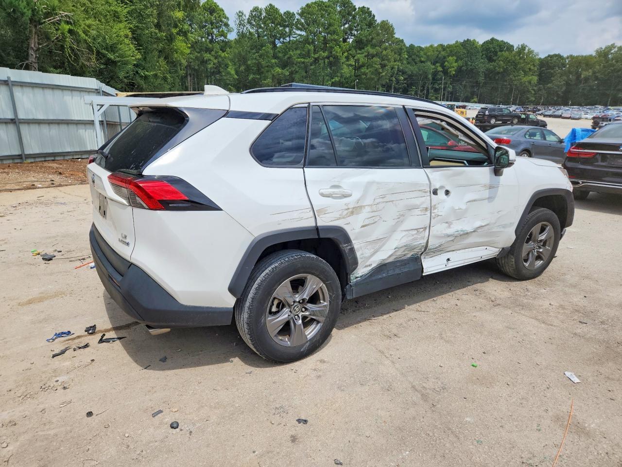 2024 Toyota Rav4 Le - Фото 3