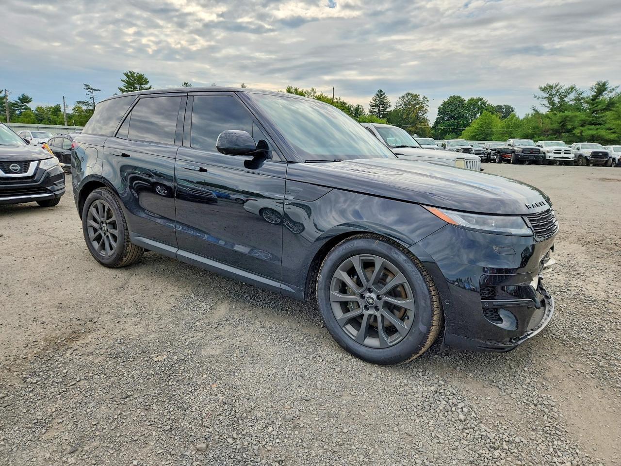 2025 Land Rover Range Rover Sport Se - Image 4