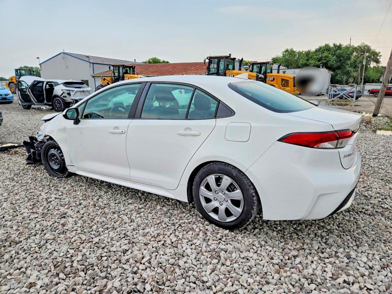 2021 Toyota Corolla Le - Image 2