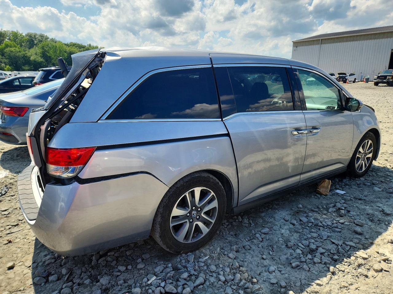 2016 Honda Odyssey Touring - Фото 3