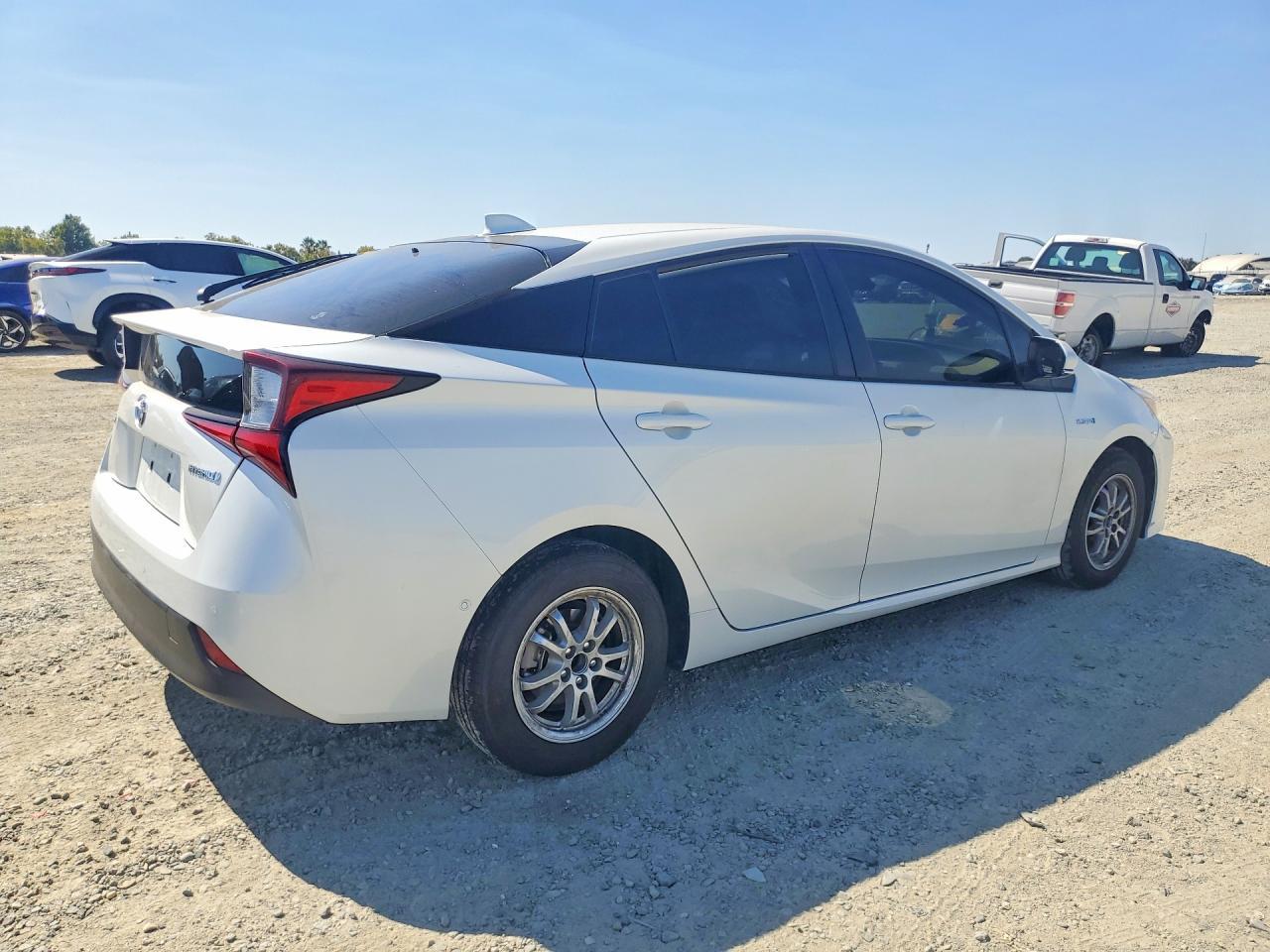 2022 Toyota Prius Le - Фото 3