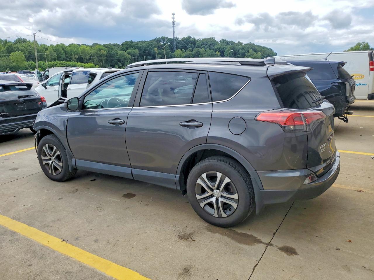 2018 Toyota Rav4 Le - Фото 2