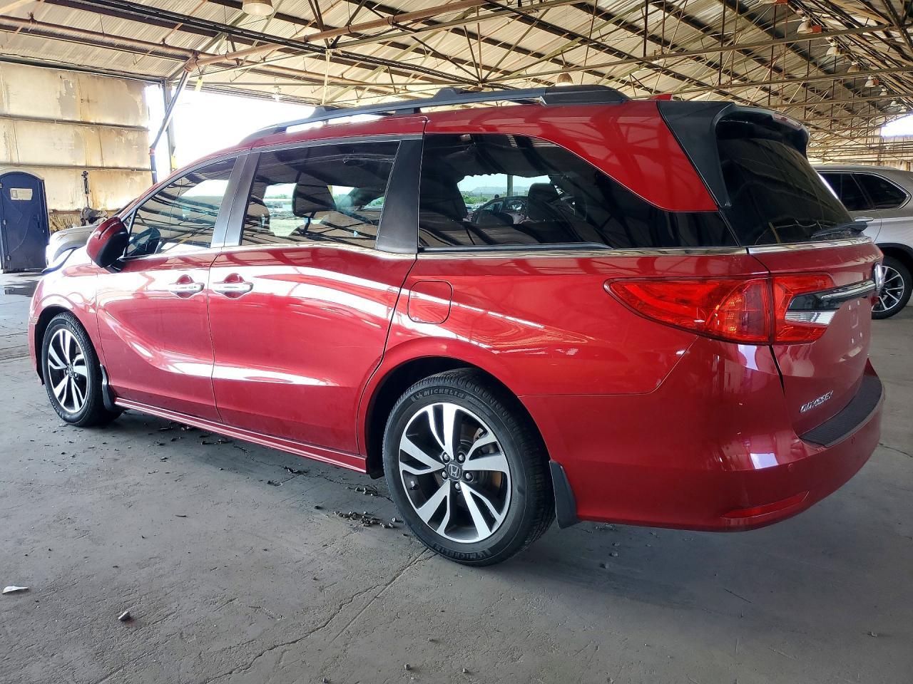 2023 Honda Odyssey Touring - Фото 2