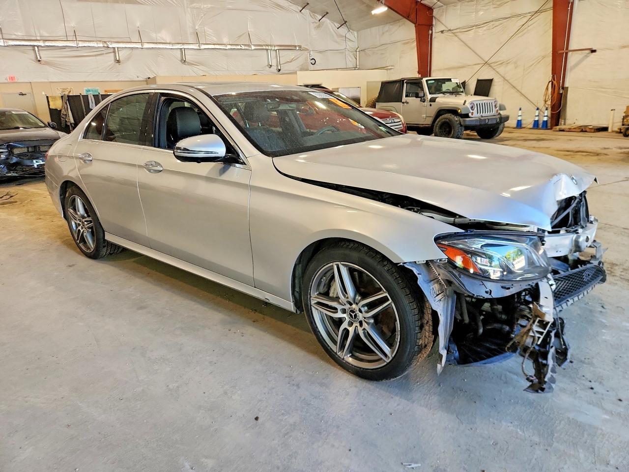 2019 Mercedes-Benz E 300 4Matic - Фото 4