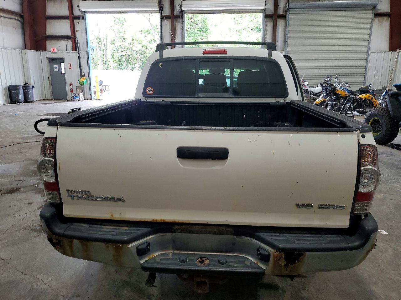 2010 Toyota Tacoma V6 - Image 6