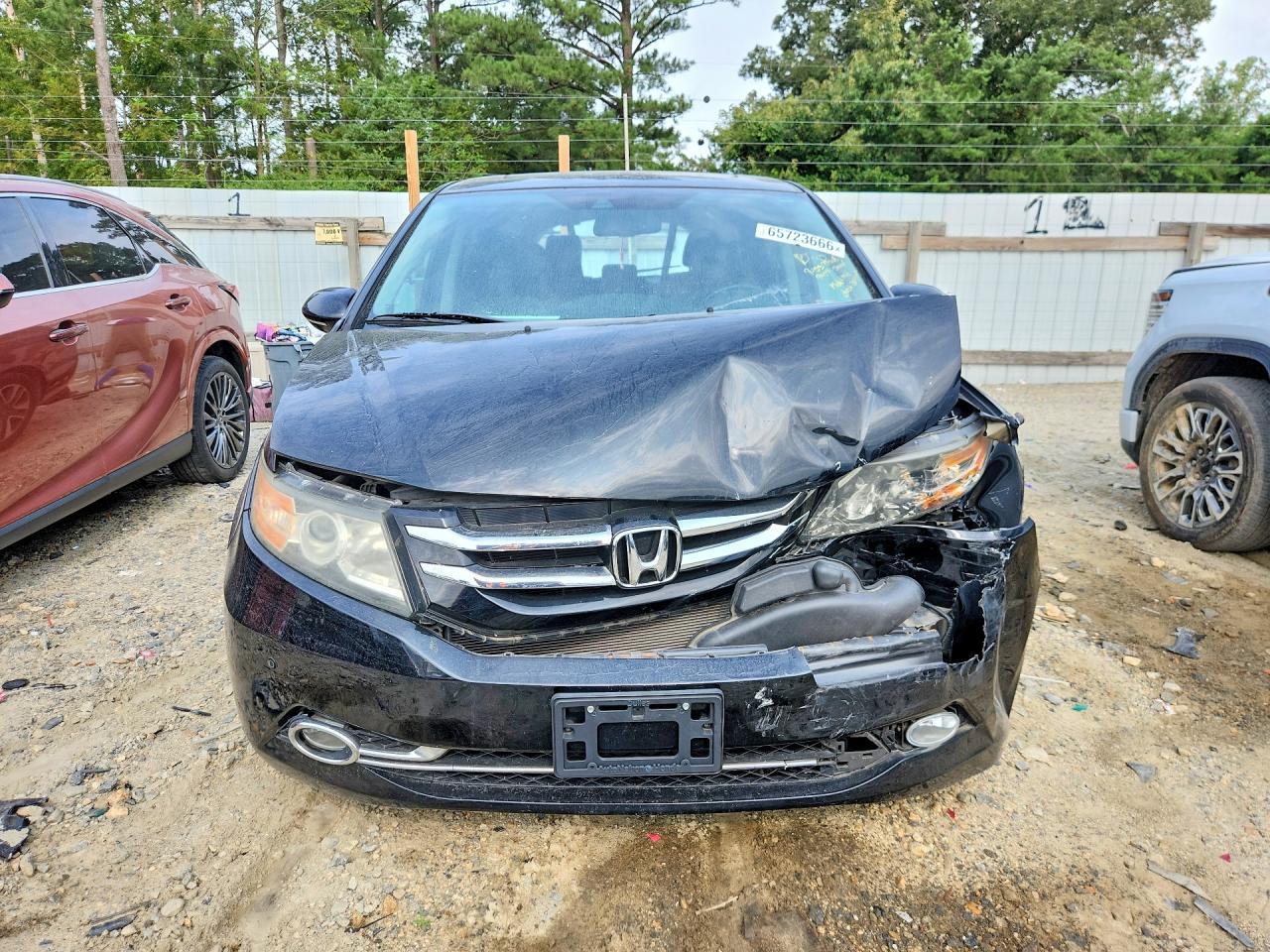 2015 Honda Odyssey Touring - Image 5