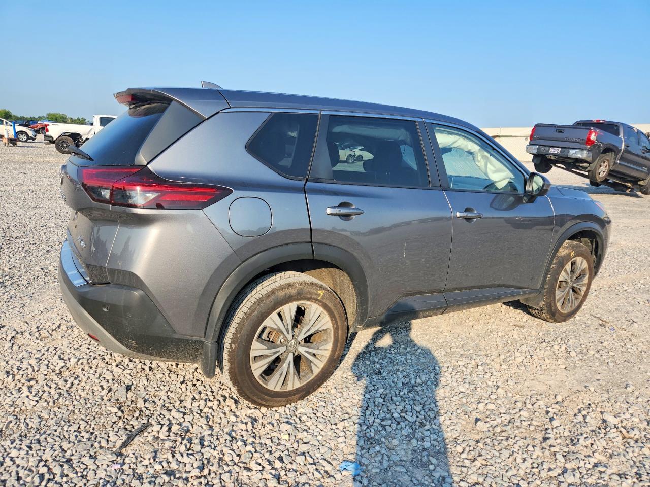 2023 Nissan Rogue Sv - Фото 3