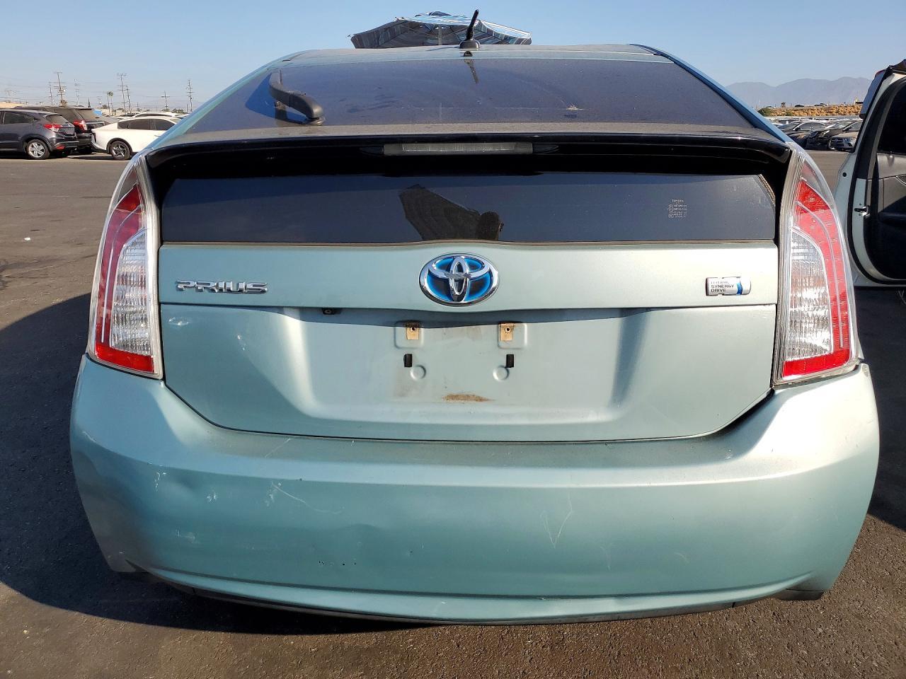 2015 Toyota Prius Three - Фото 6