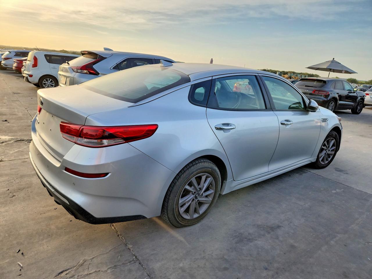 2020 Kia Optima Lx - Фото 3