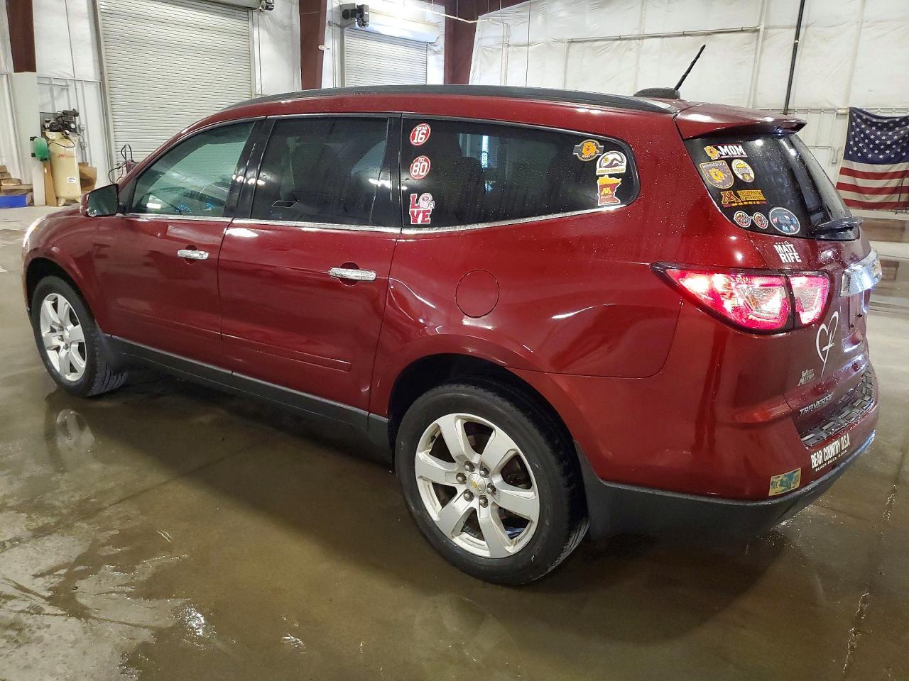 2017 Chevrolet Traverse Lt - Фото 2