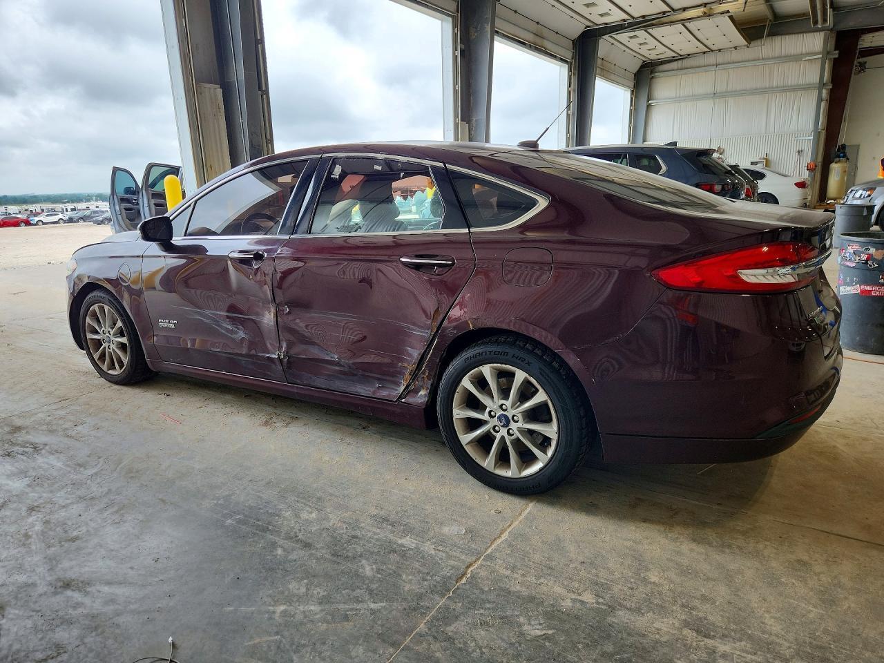 2017 Ford Fusion Se Phev - Фото 2