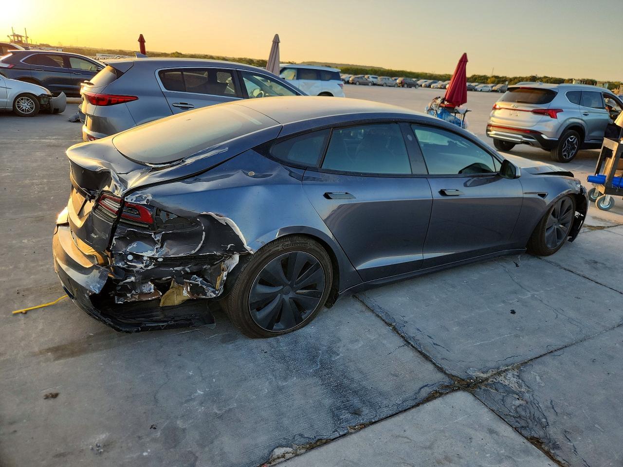 2022 Tesla Model S - Image 3
