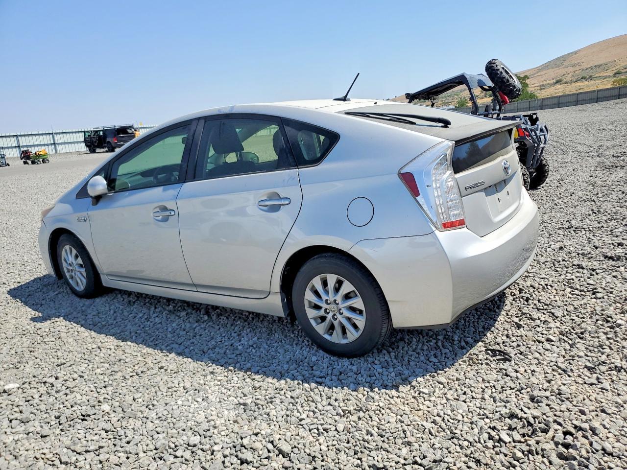 2013 Toyota Prius Plug-In Hybrid Base - Image 2