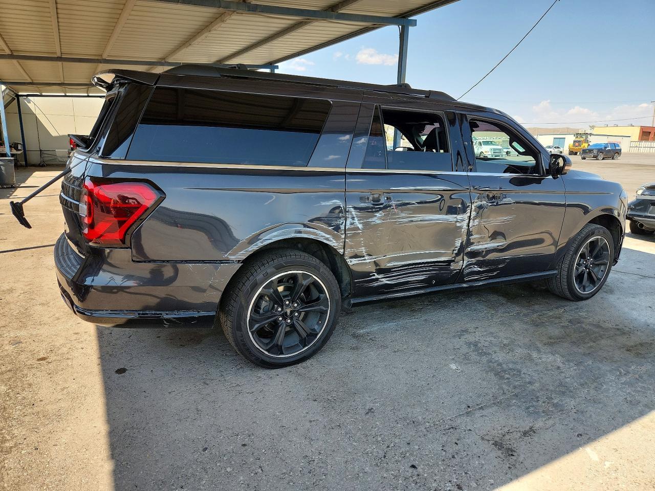 2022 Ford Expedition Max Limited - Image 3