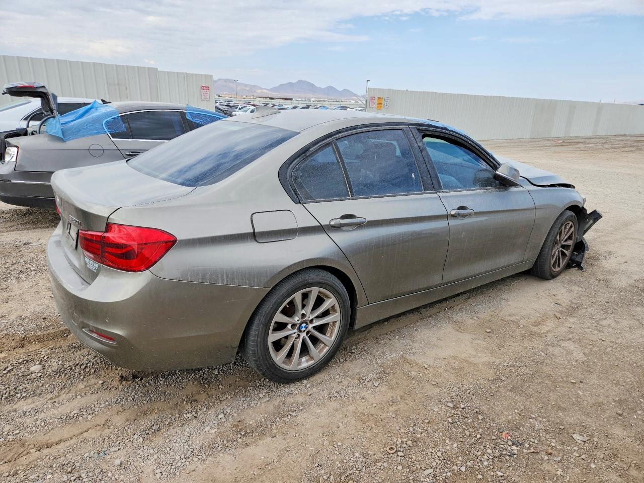 2017 BMW 320 I - Фото 3