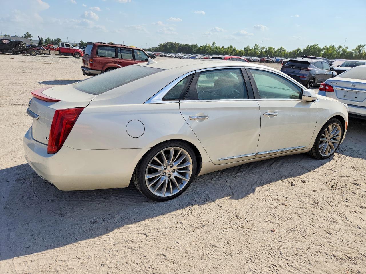 2013 Cadillac Xts Platinum - Image 3