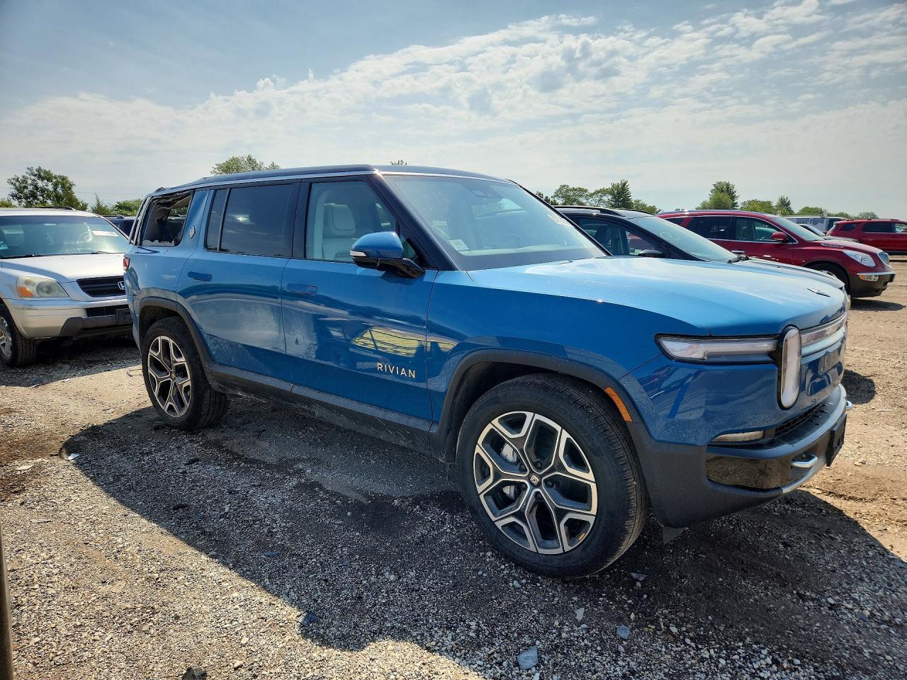 2026 Rivian R1S Adventure - Фото 4