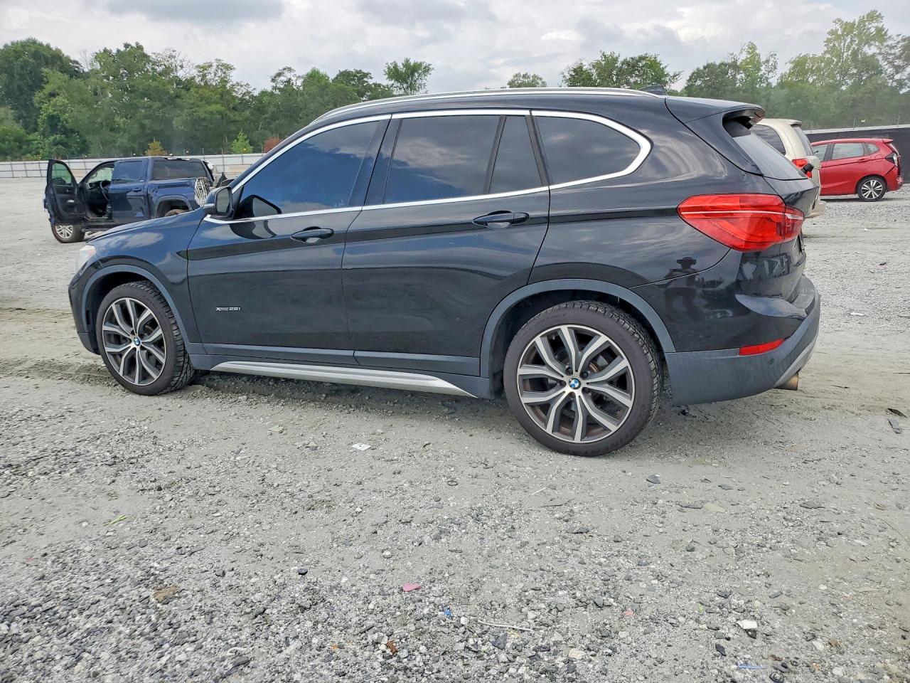2016 BMW X1 xDrive28I - Фото 2